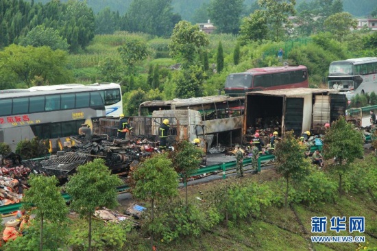 滬昆高速上發生慘烈車禍