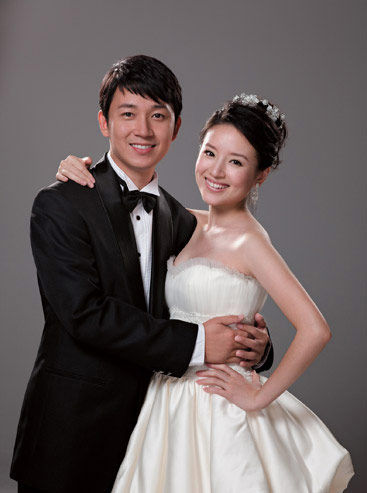 董潔潘粵明結(jié)婚照 