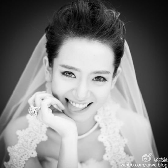 李承鉉戚薇結(jié)婚照