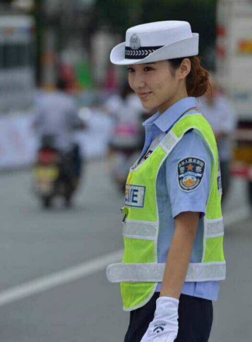 陜西美女交警爆紅