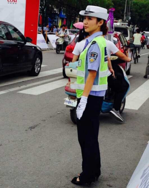 陜西美女交警爆紅