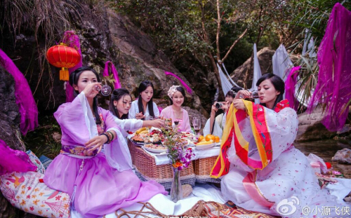6名美女山谷辦生日派對(duì)