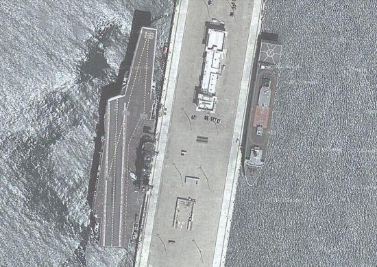 中國在南海海軍基地建造全球最大航母碼頭