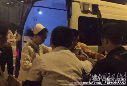 事發(fā)路口都是車禍碎片