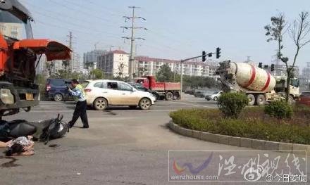 婁底湘中大道車禍現(xiàn)場