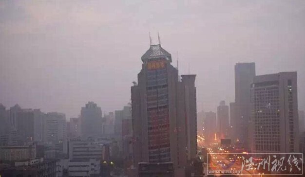 今天西安大樓爆破的現場照片