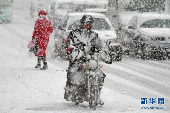 山東煙臺(tái)遇強(qiáng)降雪