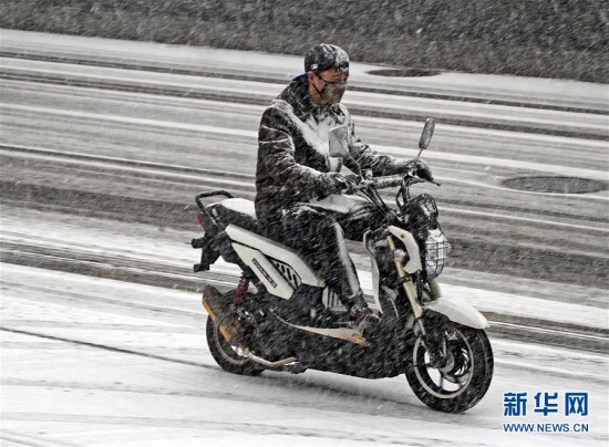山東煙臺(tái)遇強(qiáng)降雪