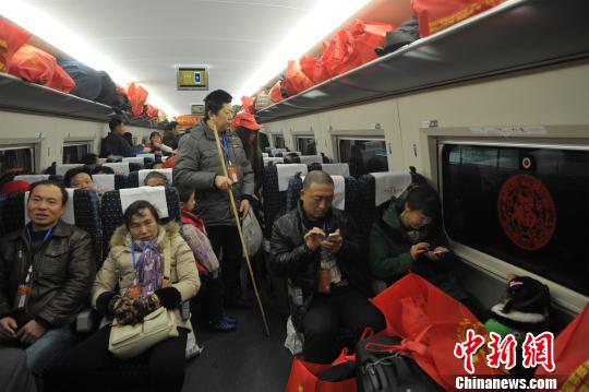 農(nóng)民工乘免費專列回家
