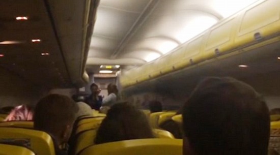 飛機延誤8小時