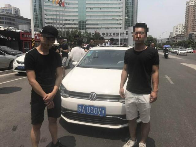 坐車頂兜風遭罰