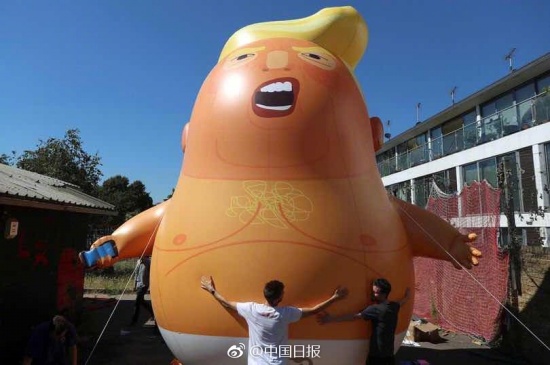 特朗普充氣寶寶