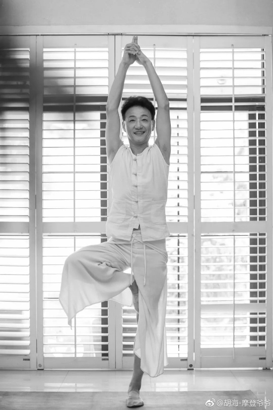 65歲大爺35歲的臉