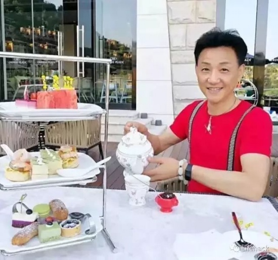 65歲大爺35歲的臉