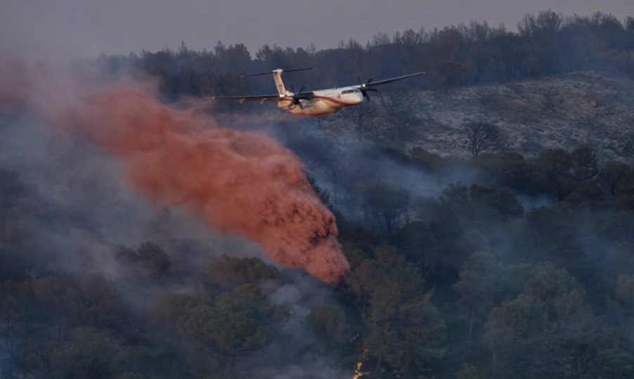 科比埃地區爆發野火，氣溫超過40度，迫使營地和修道院進行疏散以防萬一。